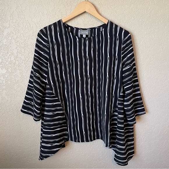 Niche Like New Blouse - Picture 1 of 6